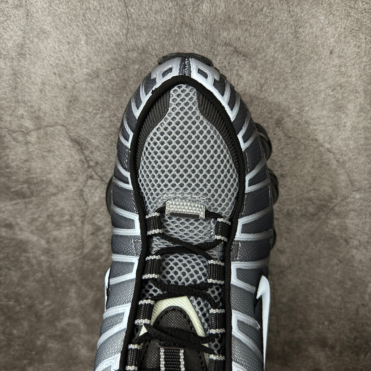 NIKE SHOX TLX Black Pure Platinum