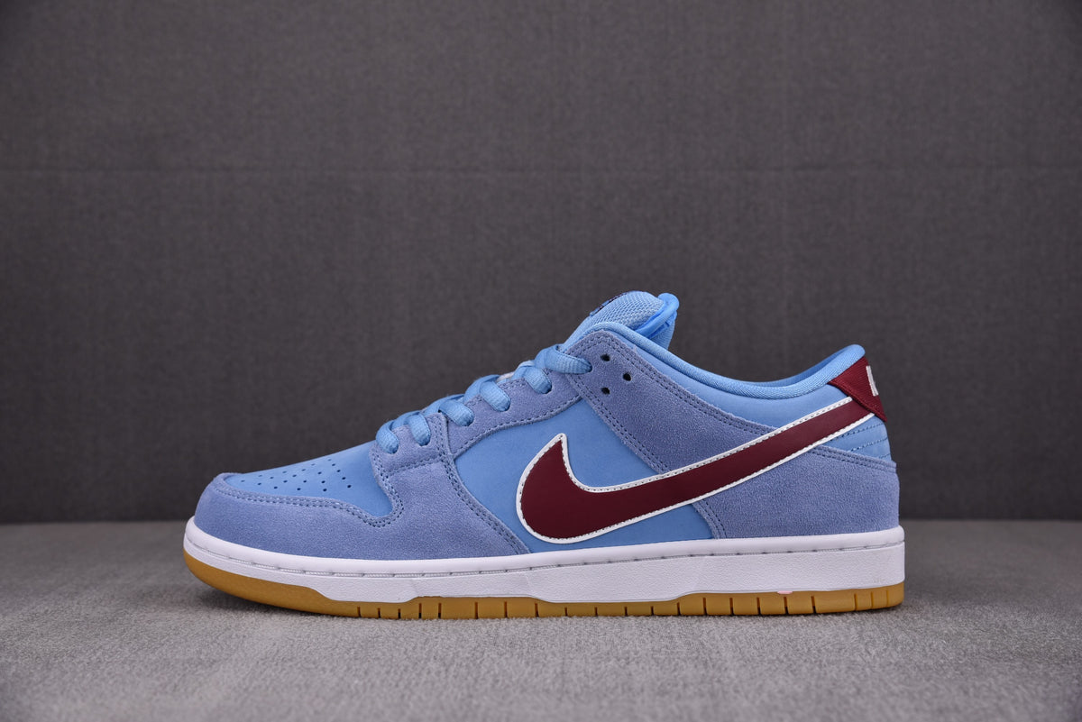 Nike SB Dunk  Low  "Philadelphia Phillies"