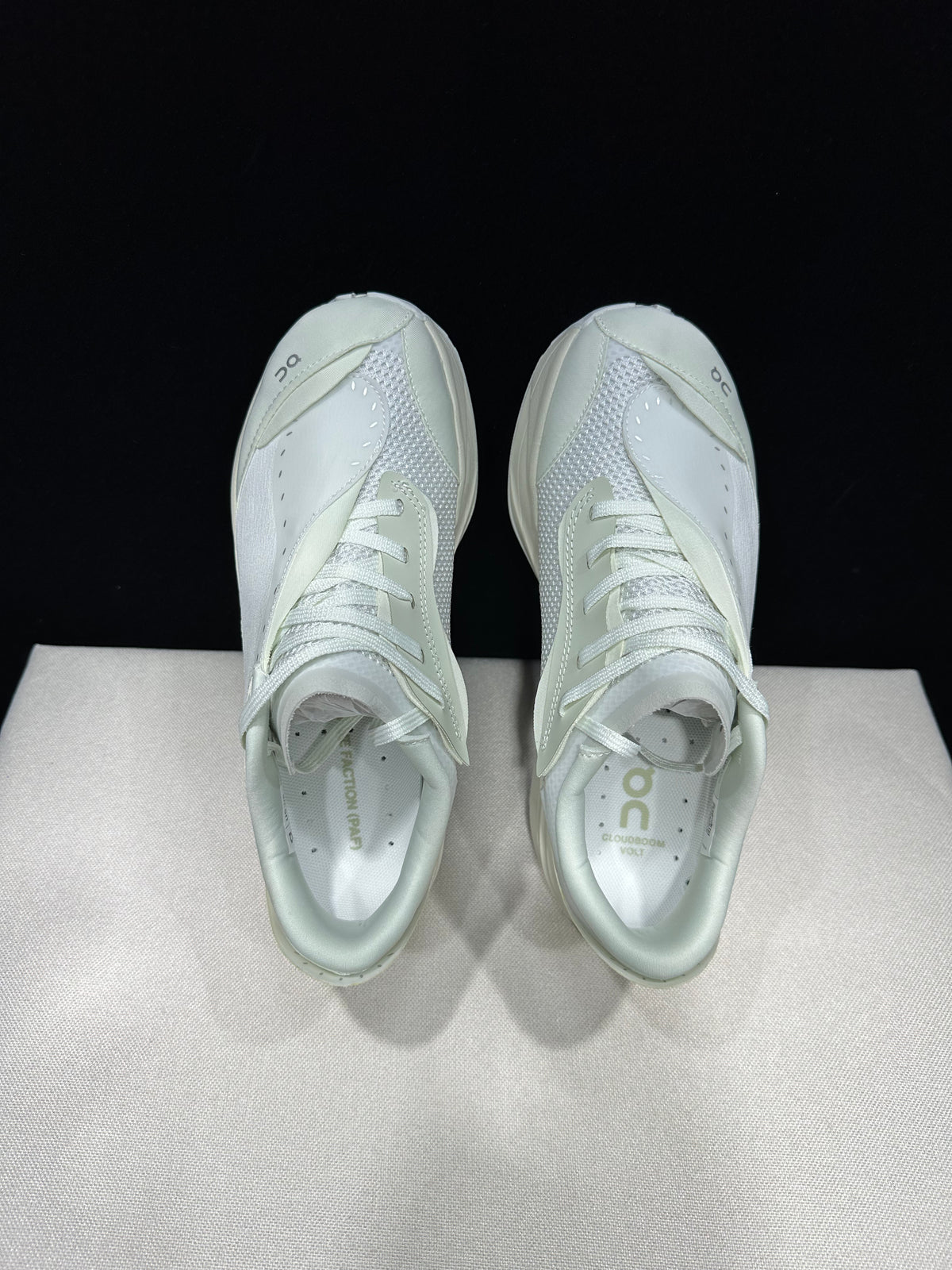 ON - CLOUDBOOM VOLT WHITE GALE