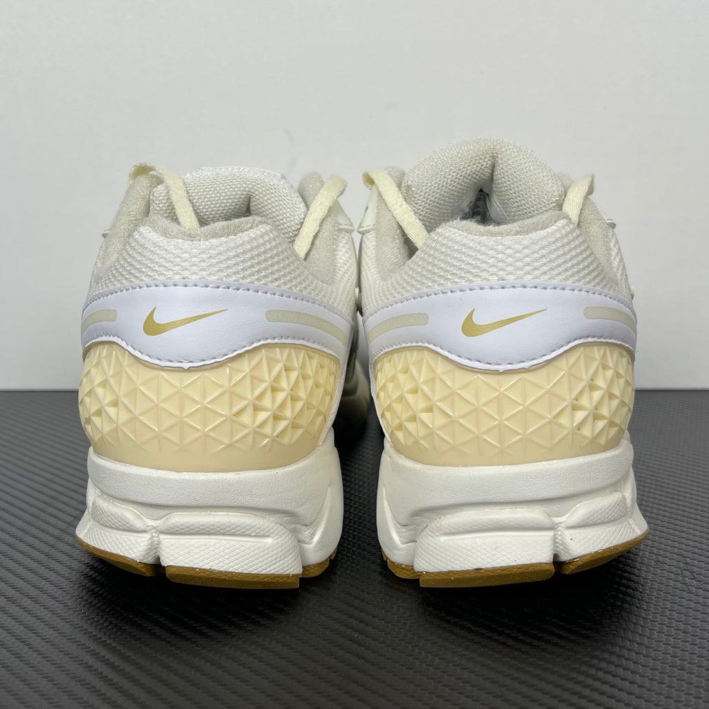 NIKE AIR ZOOM VOMERO 5 "Sail Buff Gold" cream and white mesh upper, buff gold Swoosh