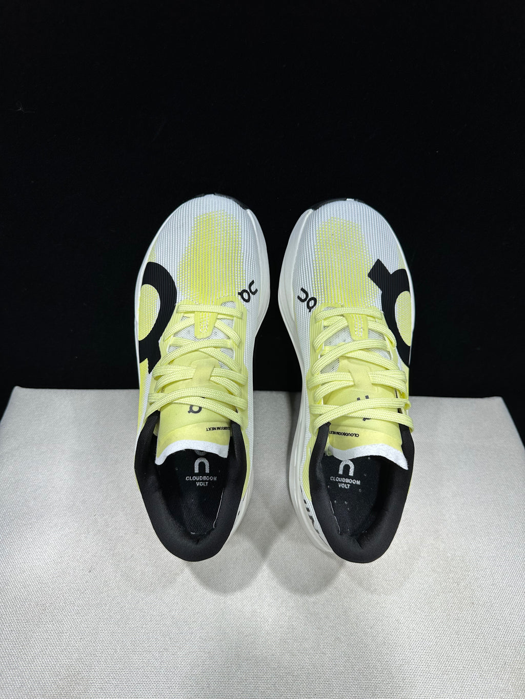 ON - CLOUDBOOM VOLT WHITE LIGHT YELLOW