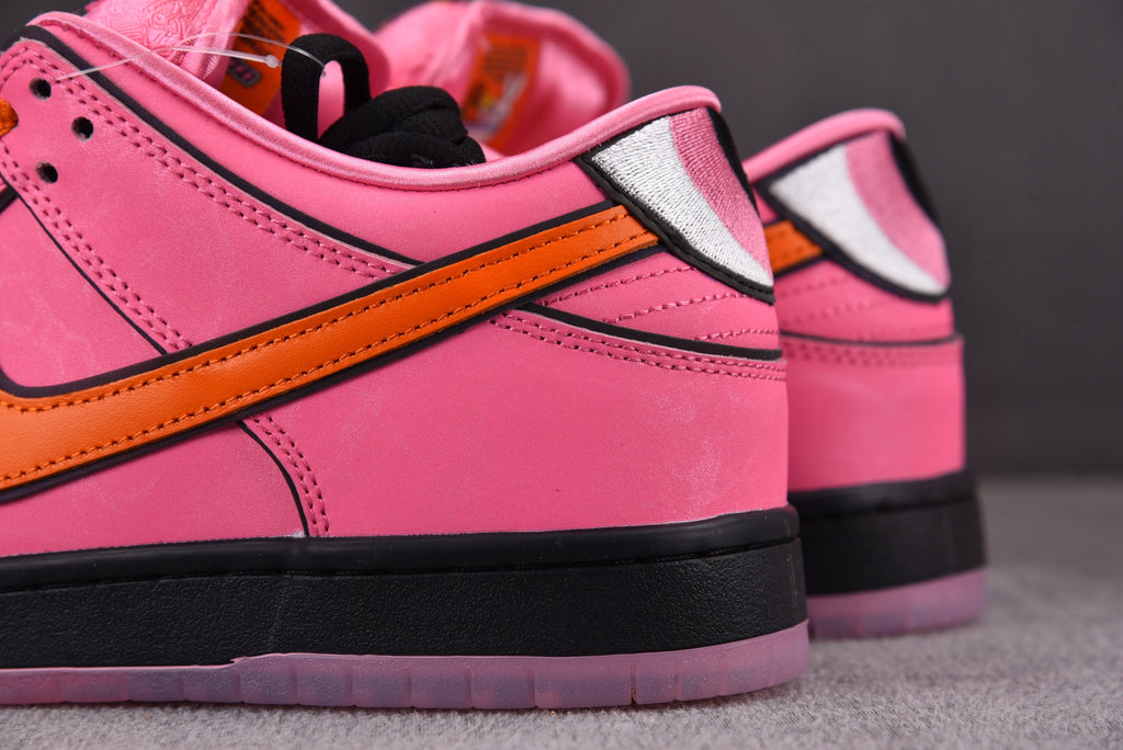 Nike SB Dunk  Low "The Powerpuff Girls - Blossom"