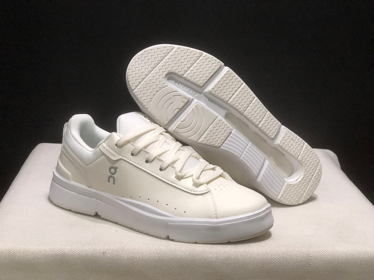 ON - ROGER FEDERER X THE ROGER CENTRE COURT BEIGE WHITE