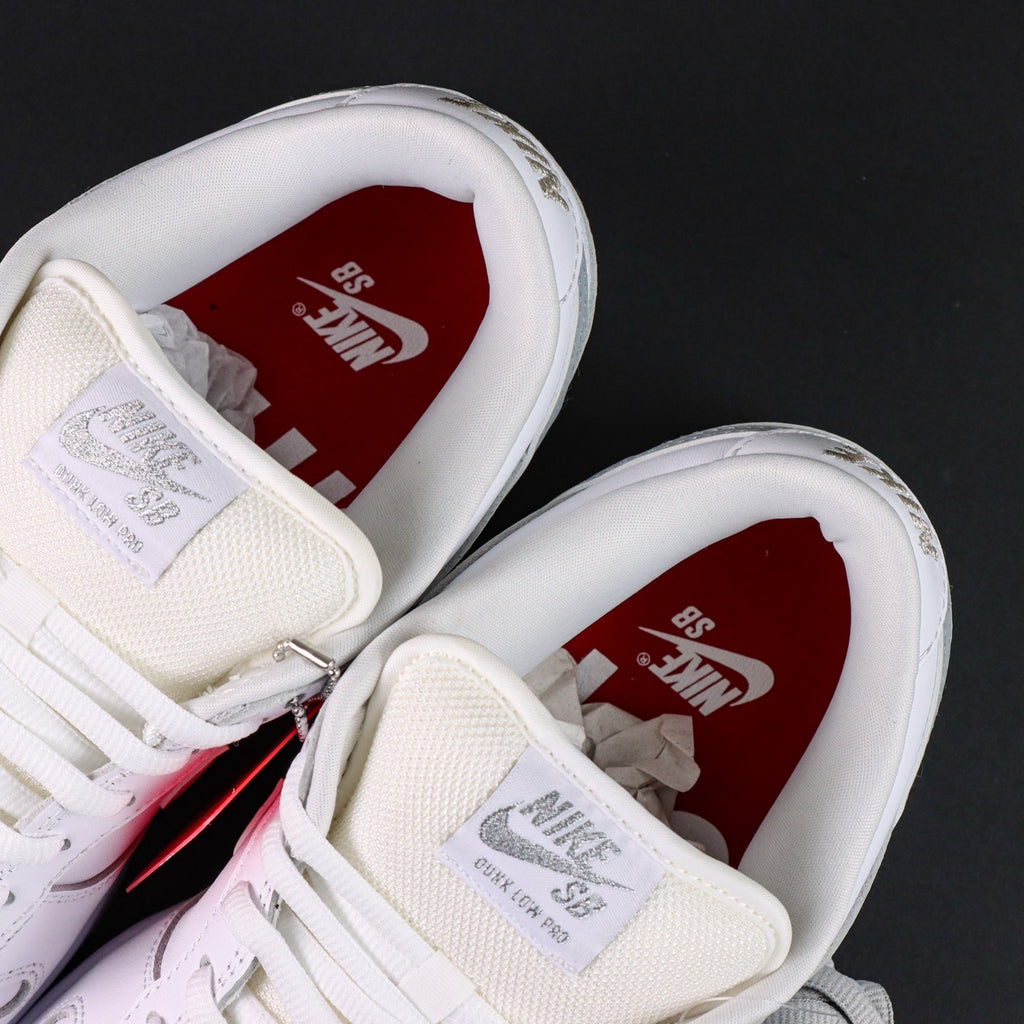 Nike SB Dunk  Low x Supreme "White Metallic Silver"