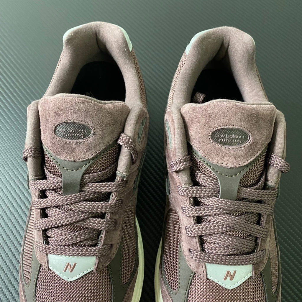 NEW BALANCE 2002R 'Truffle' wine-red/brown