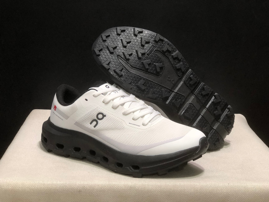 ON - Cloudvista 3  white black