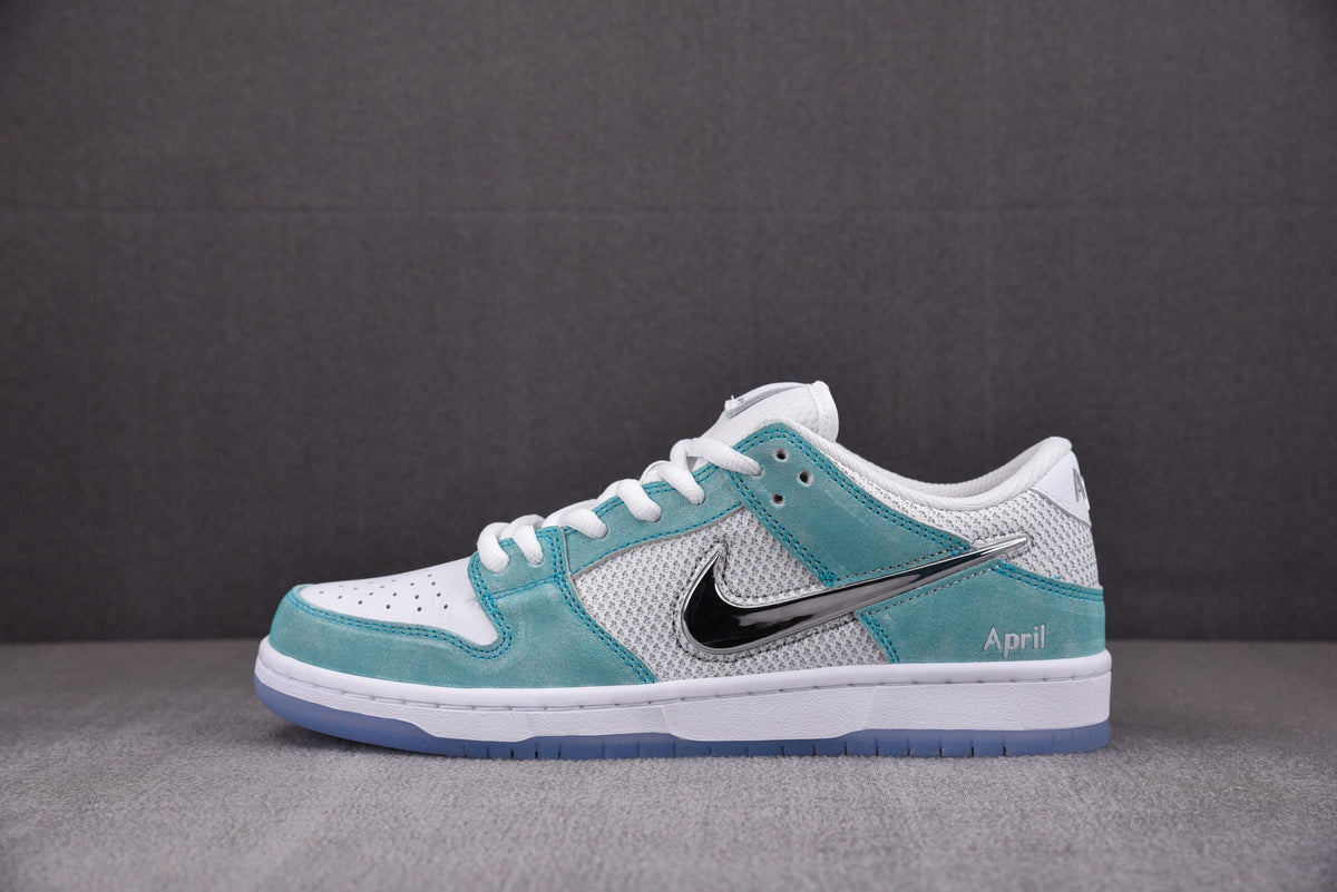 Nike SB Dunk  Low  April Skateboards