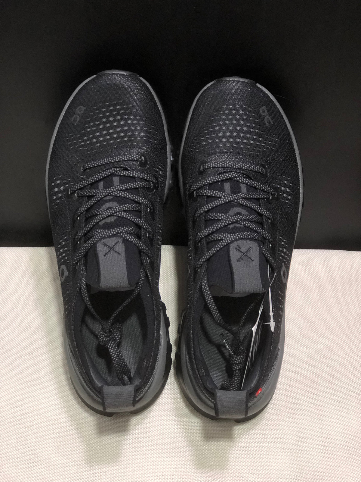 ON - CLOUD X TEMPO 1 ECLIPSE BLACK DK GREY