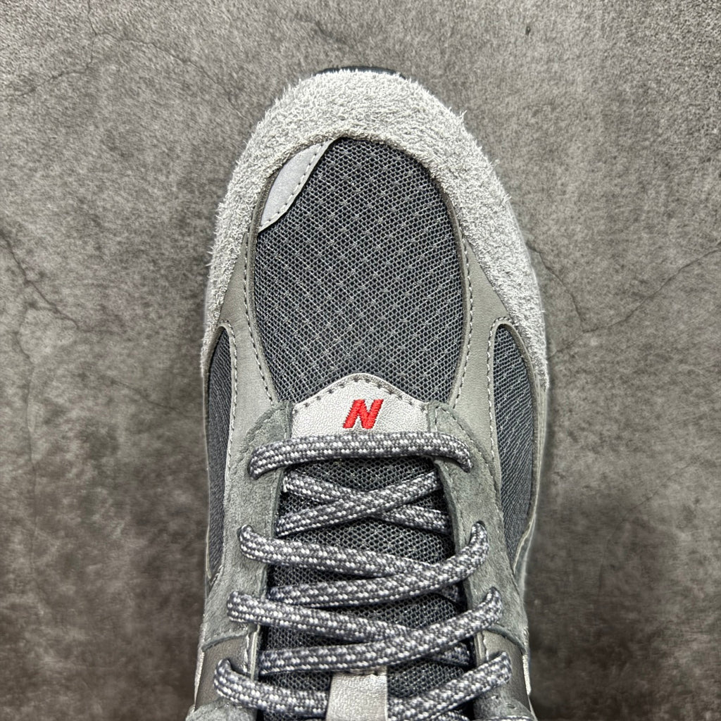 NEW BALANCE 2002R grey and indigo/navy