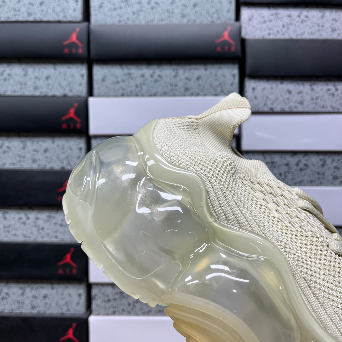 GROUND MOOPIE  Cream / Clear