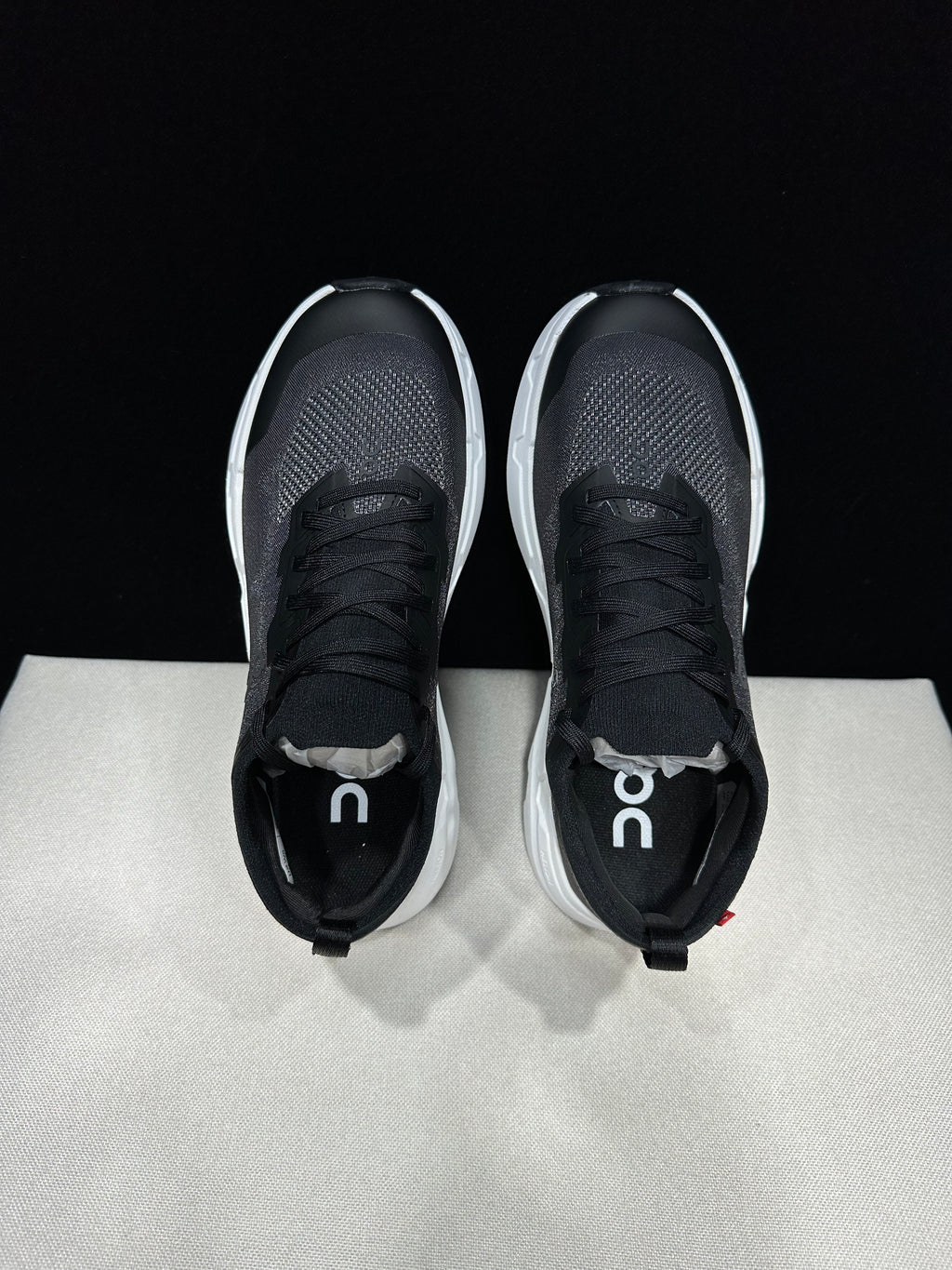 ON - CLOUDSOMA BLACK WHITE