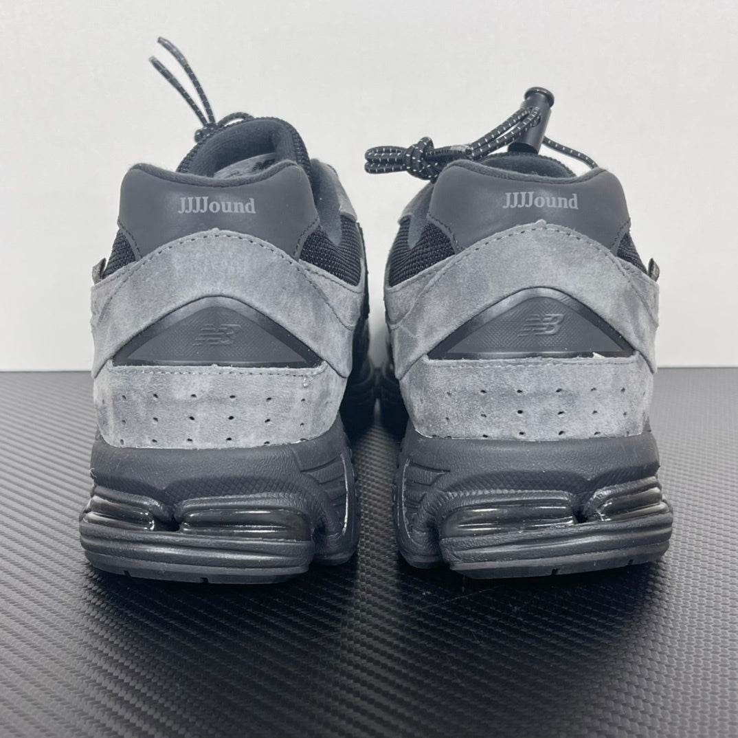 NEW BALANCE 2002 x JJJJound 2002R Gore-Tex in Charcoal