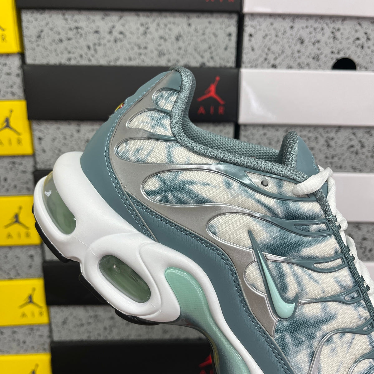 NIKE AIR MAX PLUS Palm Trees Green