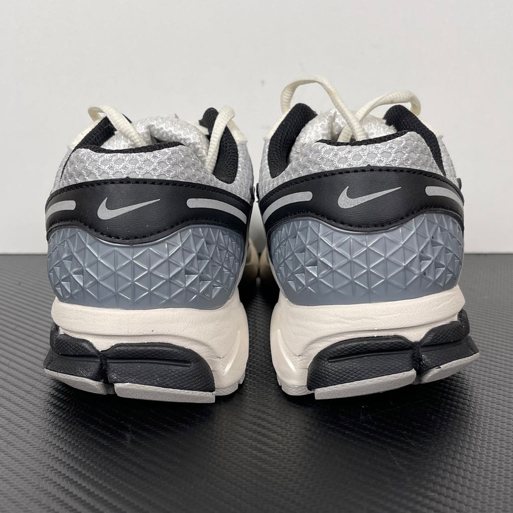 NIKE AIR ZOOM VOMERO 5 "Photon Dust Black"