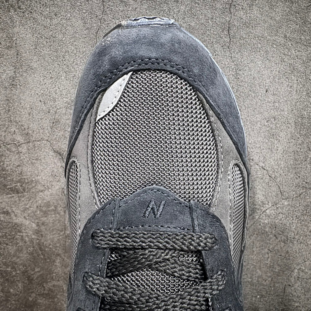NEW BALANCE 2002R "Vintage Black Grey"