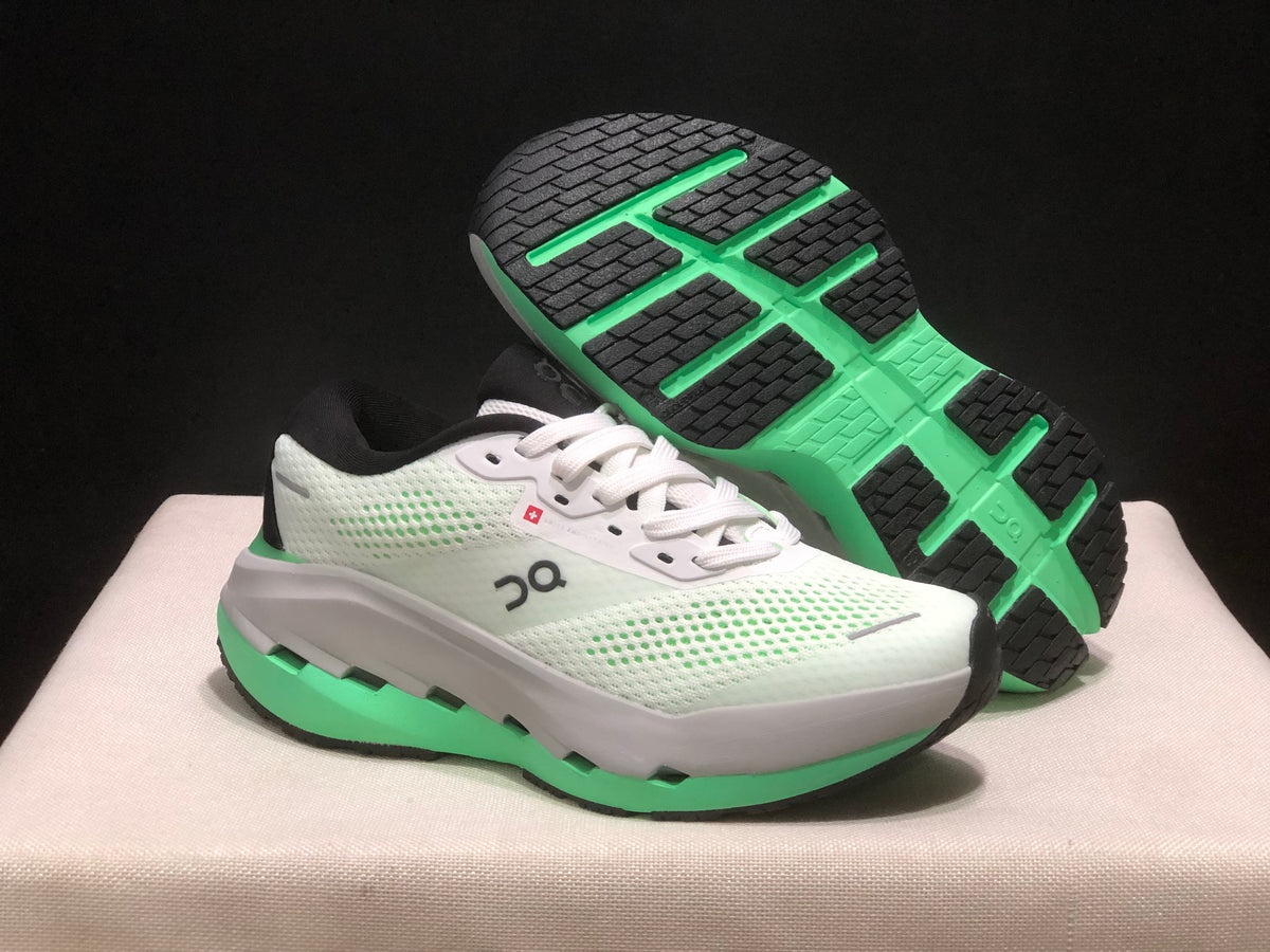 ON- Cloudrunner 3 Max White Verdite