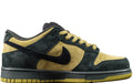 Nike SB Dunk  Low Supreme "Camper Green"