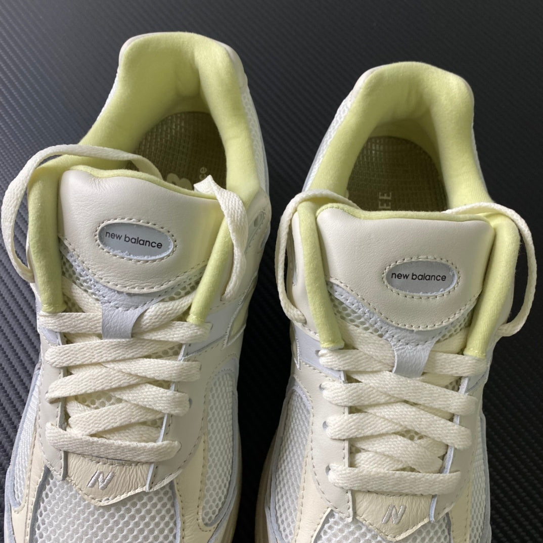 NEW BALANCE 2002R AURALEE 'White'  beige and brown