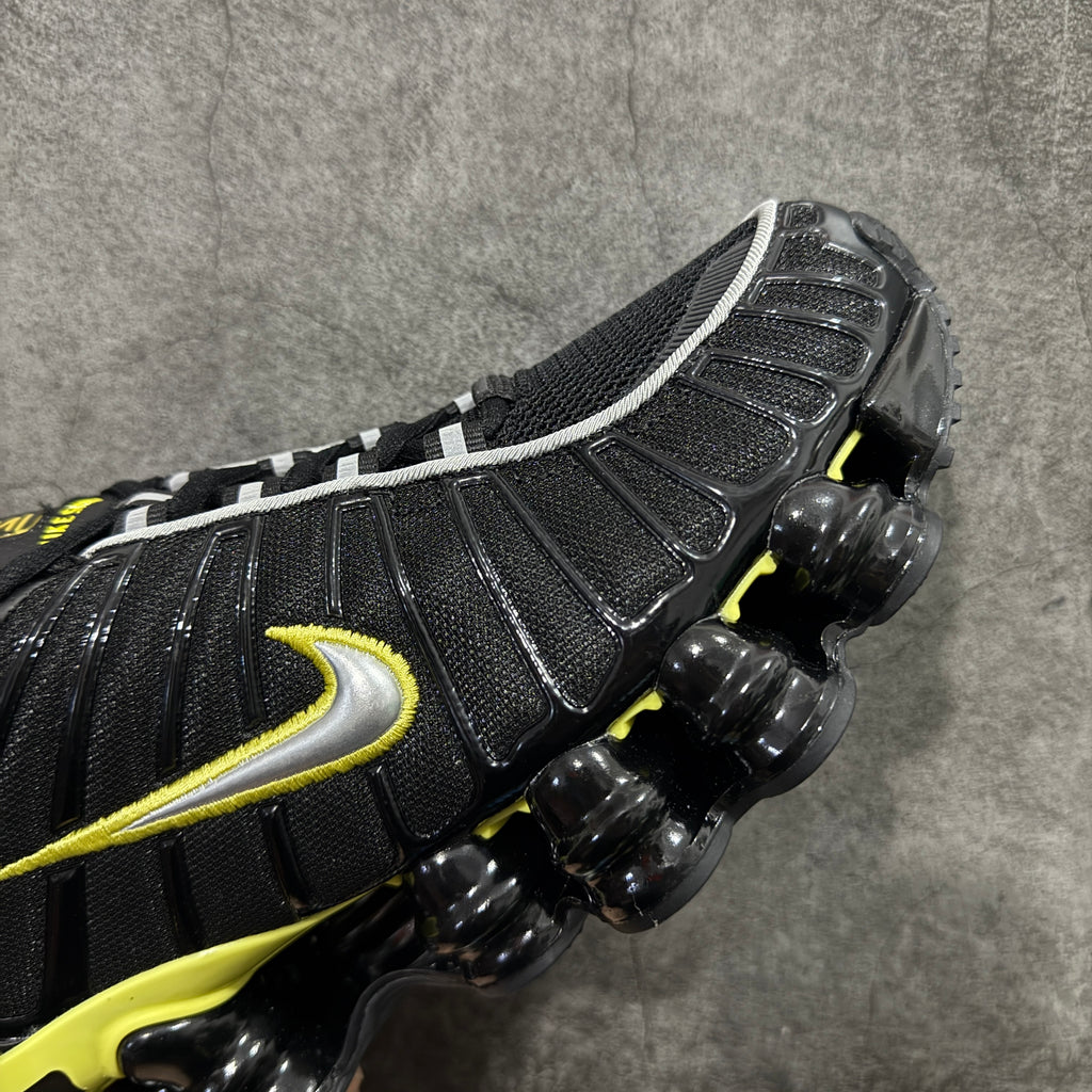 NIKE SHOX TLX Black/Dynamic Yellow/Metallic Silver
