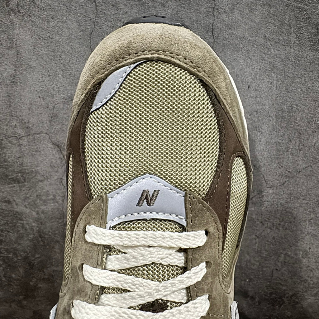 NEW BALANCE 2002R  "Dark Camo" (Olive Brown)