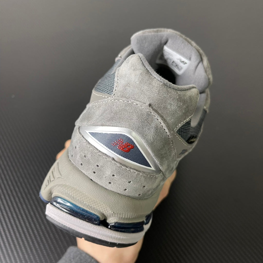 NEW BALANCE 2002R GORE-TEX in the Marblehead / Moon Shadow