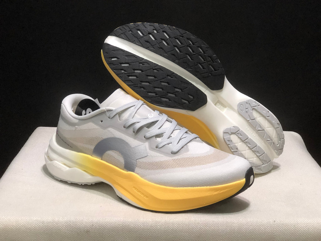 ON - CLOUD BOOM RUNNING WHITE YELLOW