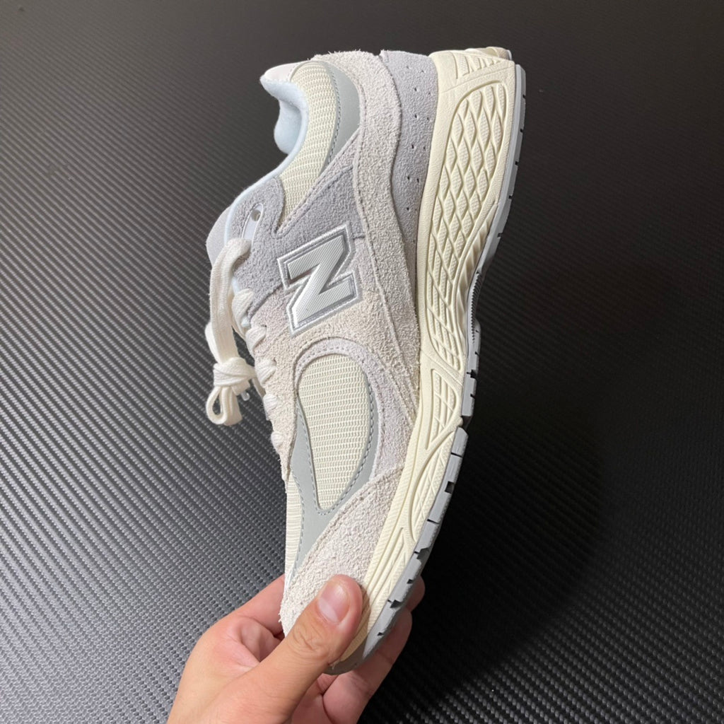 NEW BALANCE 2002R "Linen"