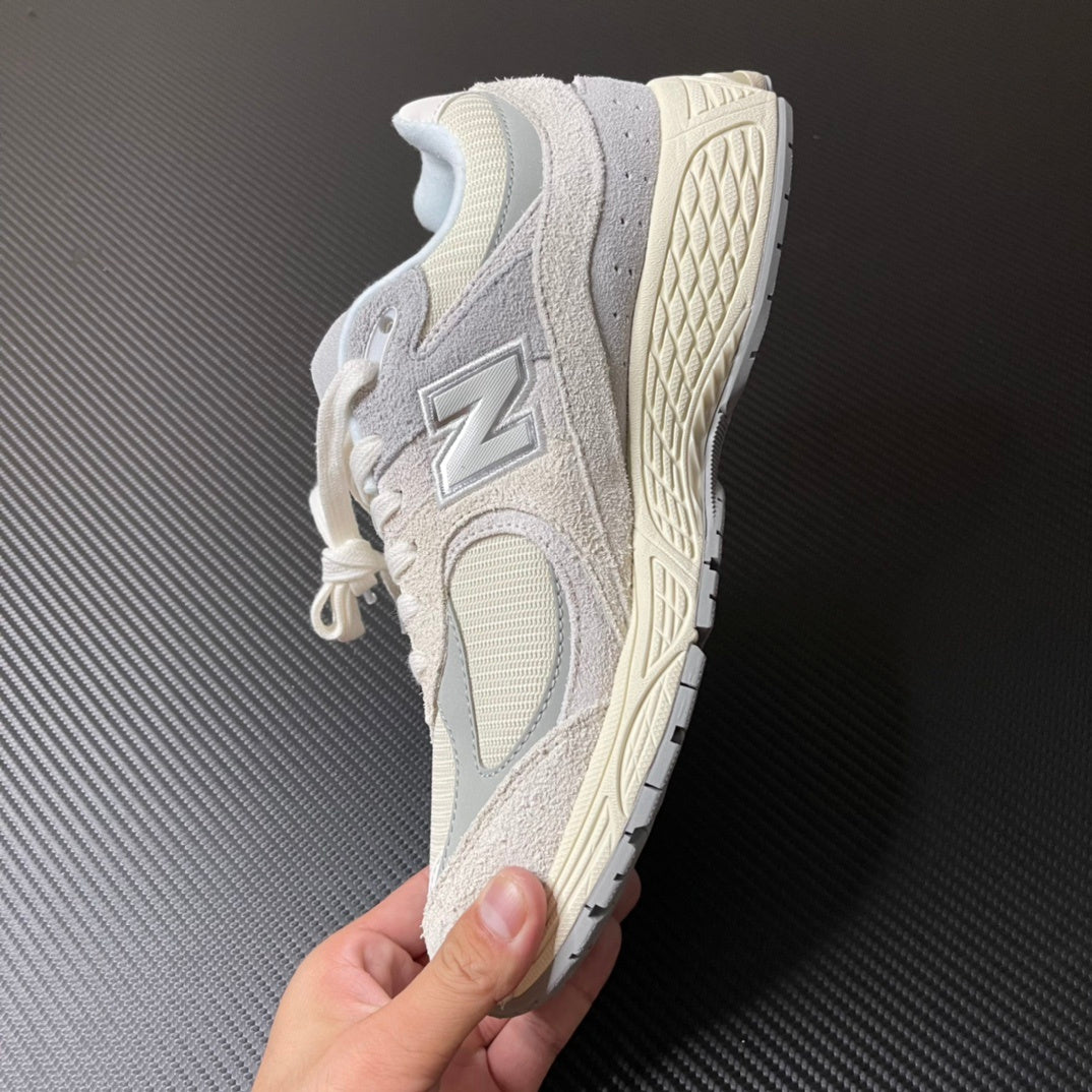NEW BALANCE 2002R "Linen"