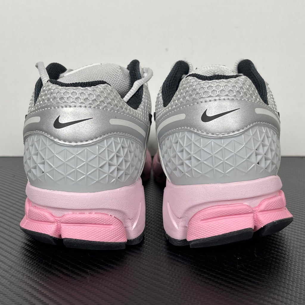 NIKE AIR ZOOM VOMERO 5 "Photon Dust / Metallic Silver / Pink Foam"