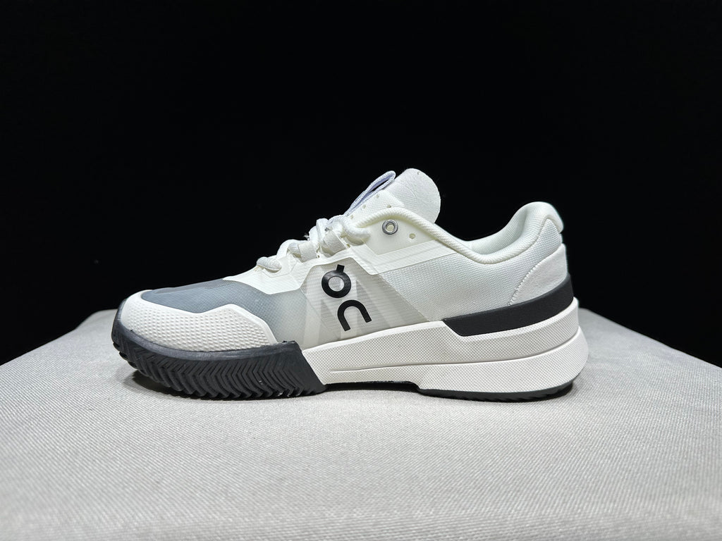 THE ROGER Pro 2 'White | Black'