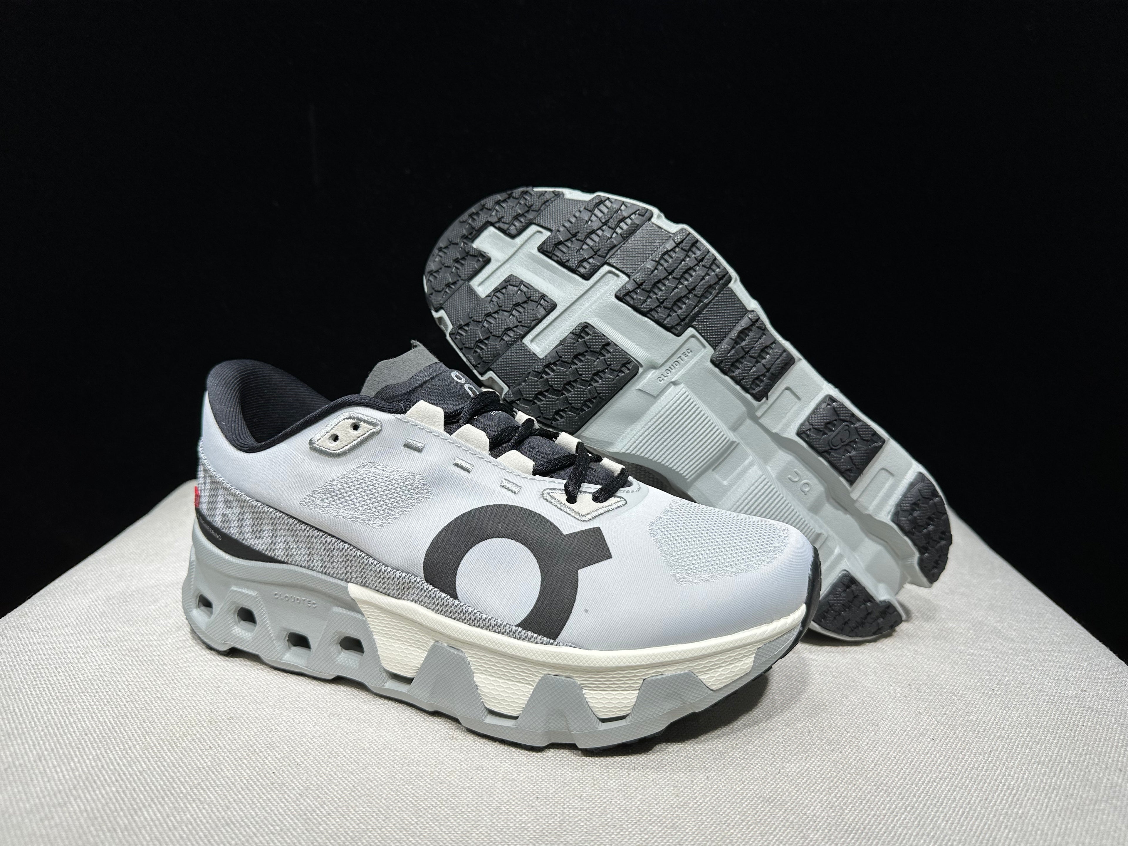ON - Cloundmonster Hyper 'Glacier | Ivory'