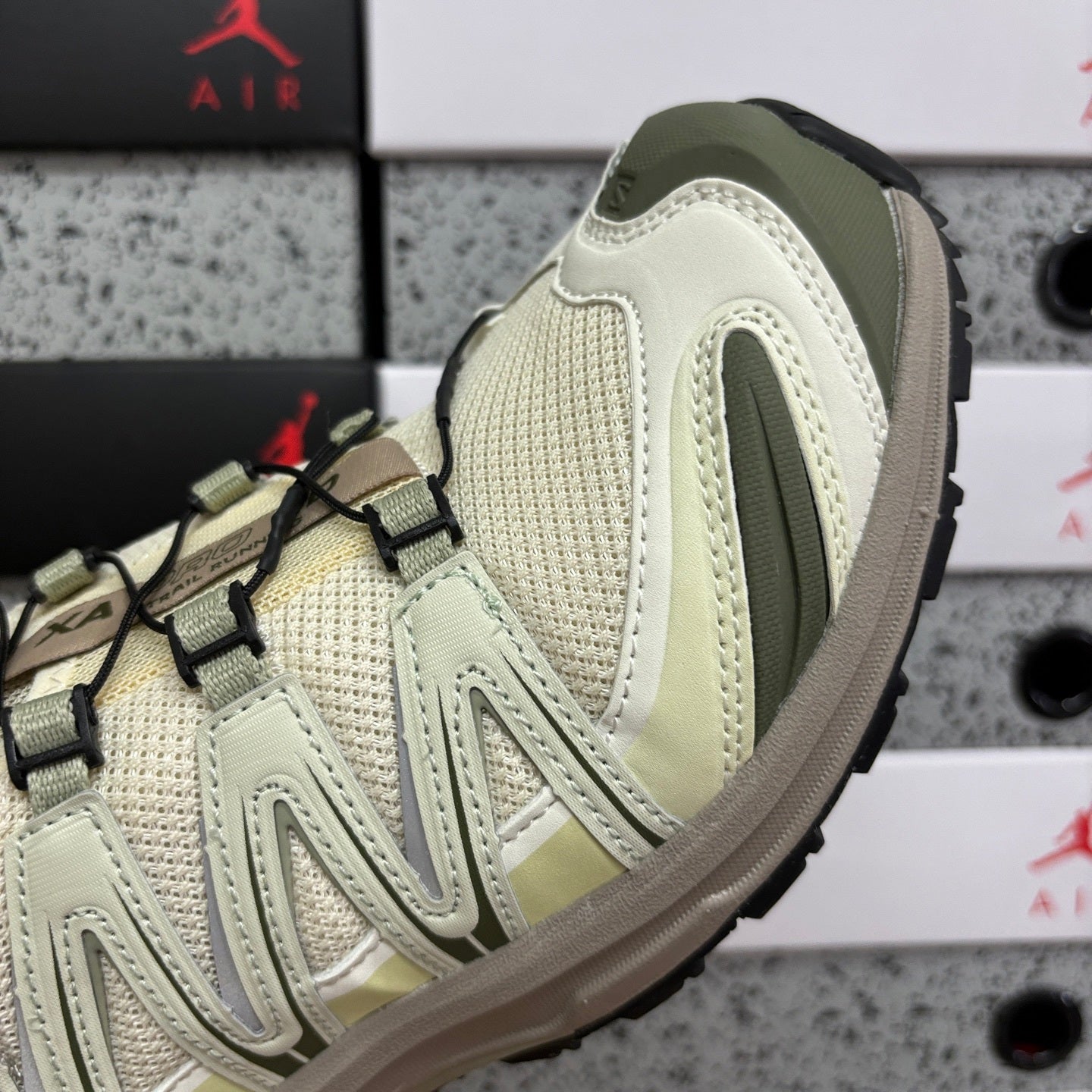 SALOMON-XA Pro 3D 'Almond Milk White Pepper'