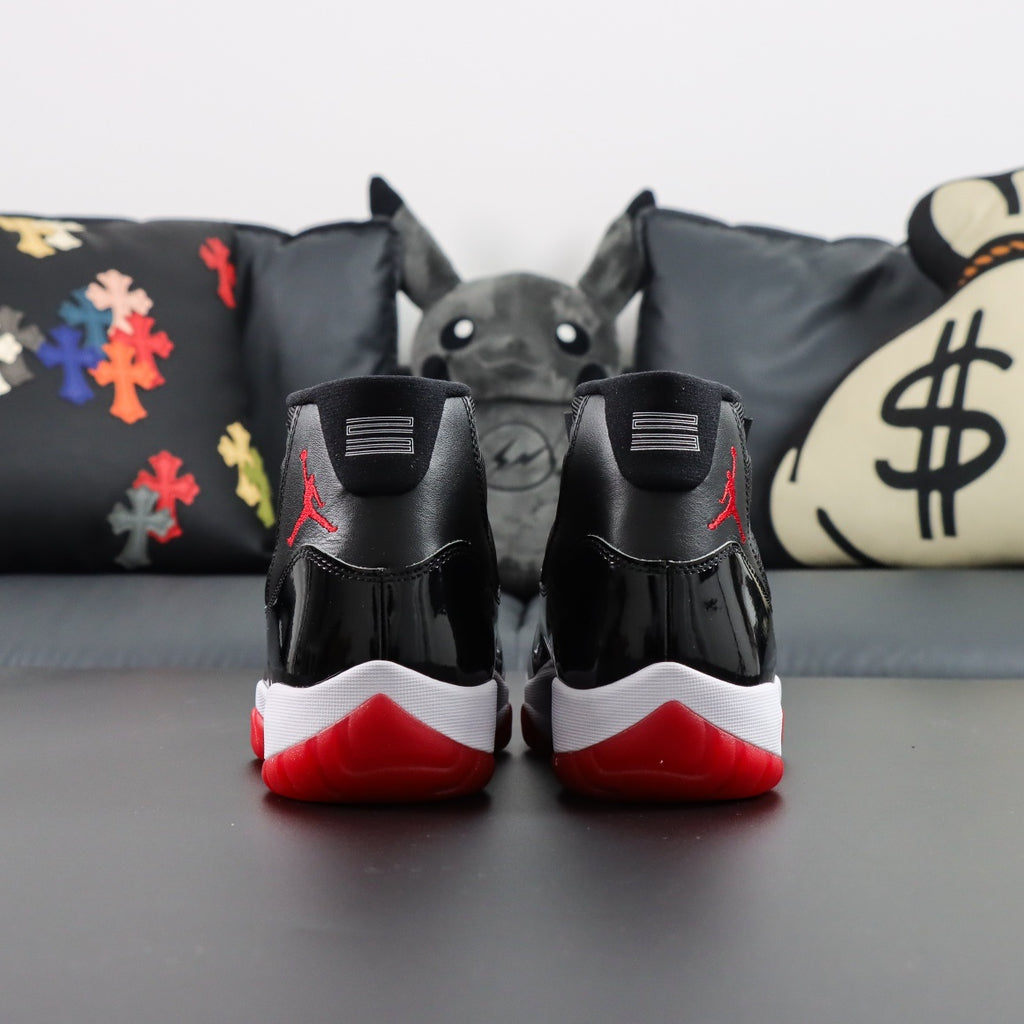 Jordan 11 Retro 'Bred'