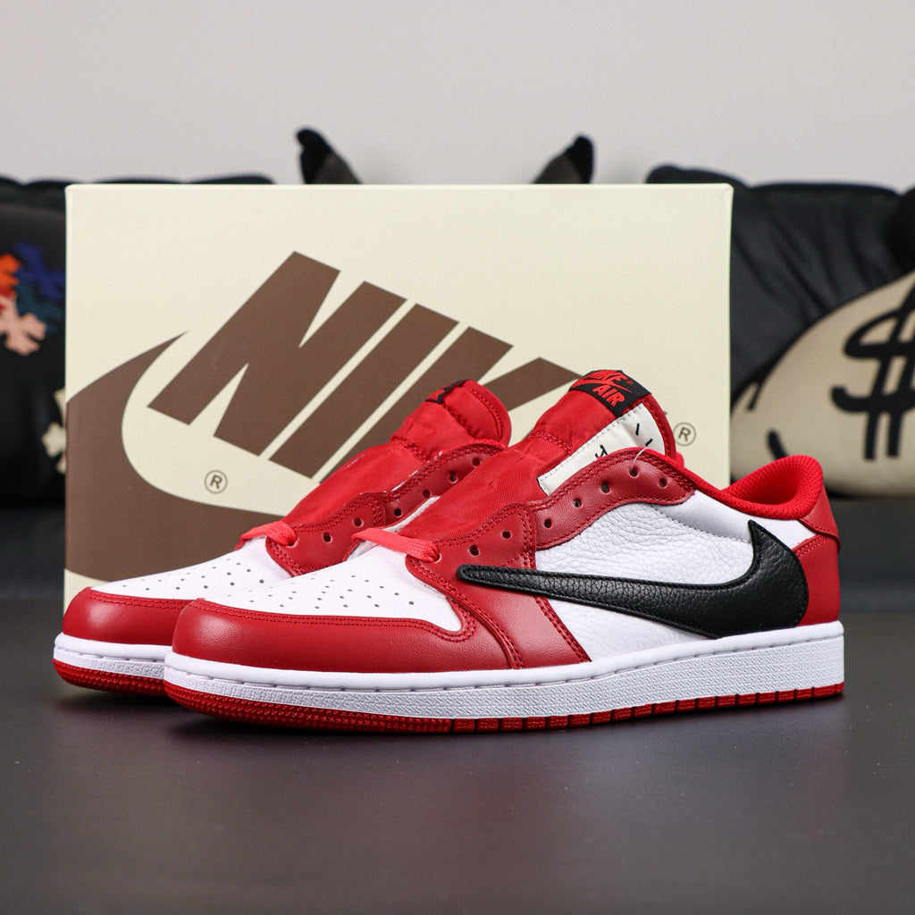 Jordan 1 Low x Travis Scott "Chicago"