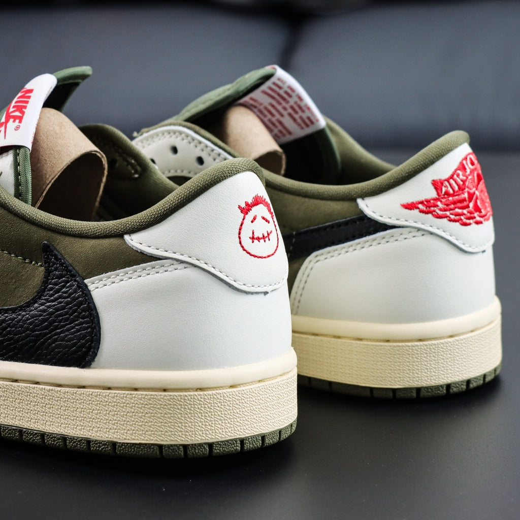 Jordan 1 Retro Low OG SP x Travis Scott 'Medium Olive'