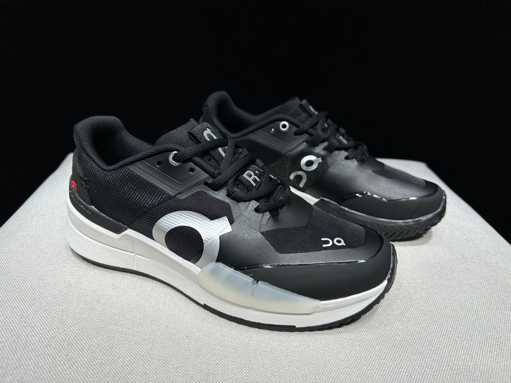 THE ROGER Pro 2 'Black | White'