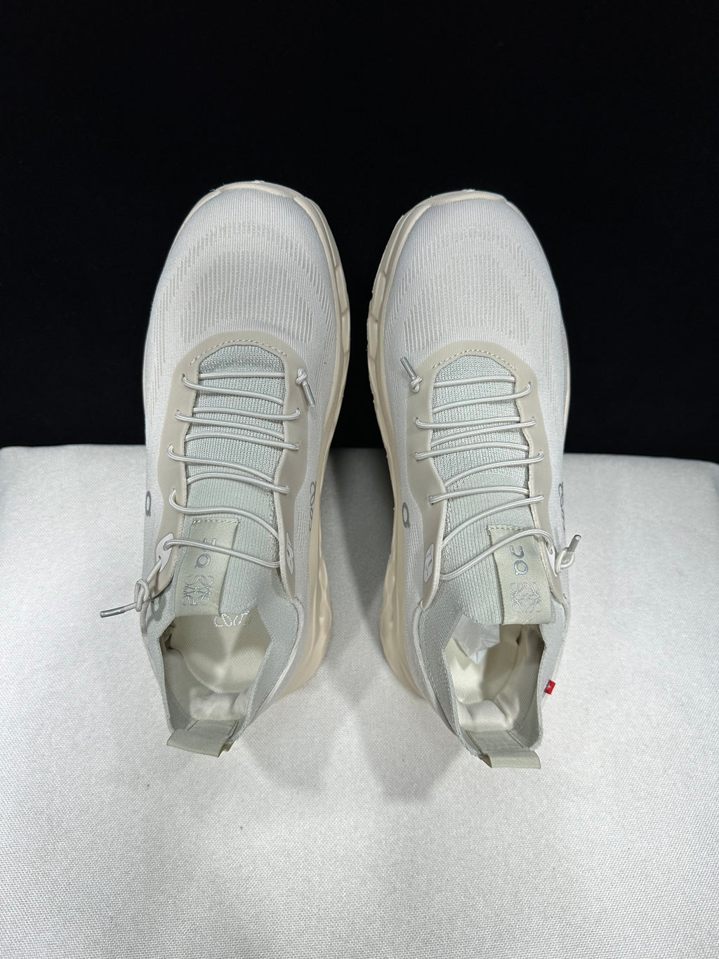 ON - Cloudtilt x Loewe 'Sand'