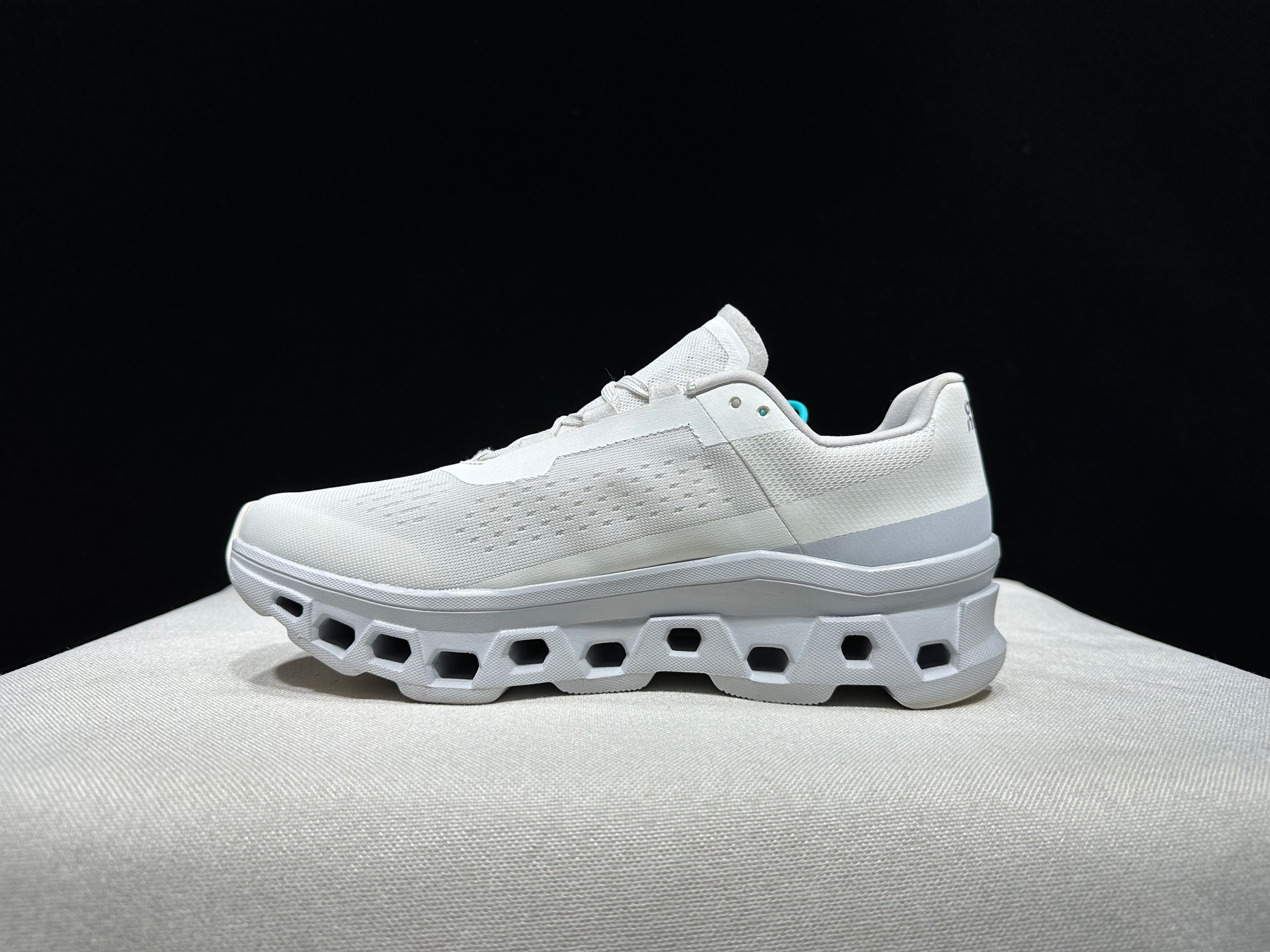 ON - Cloudmonster 'White | Glacier'