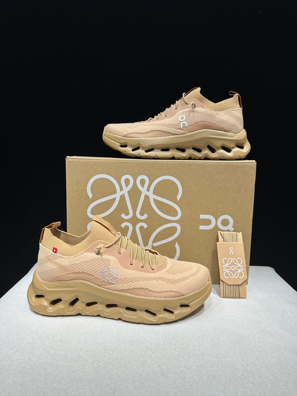 ON - Cloudtilt x Loewe 'Dark Sand'
