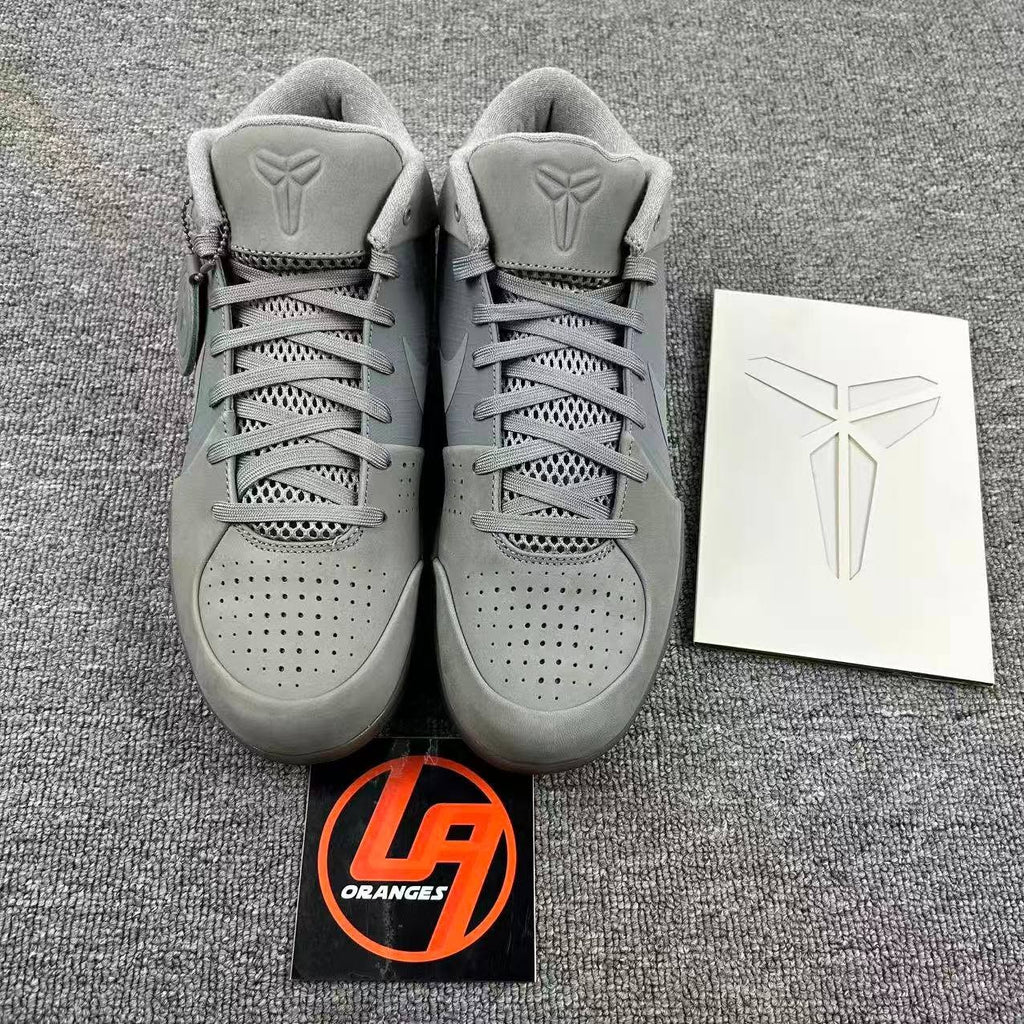 Kobe 4 Fade to Black