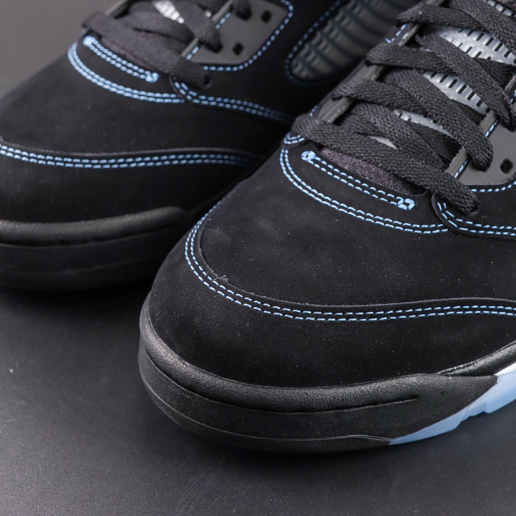 Jordan 5 'Black Carolina'
