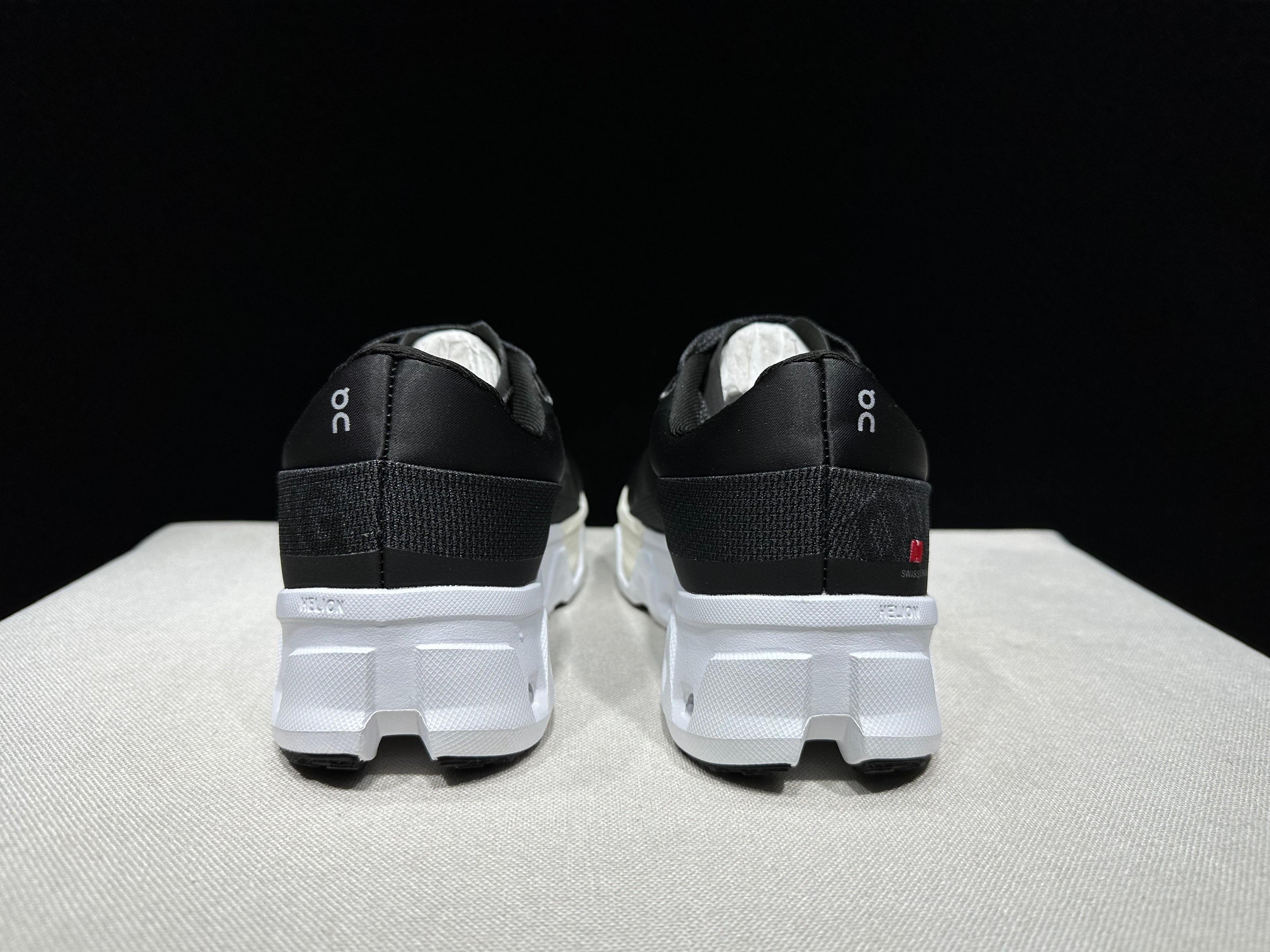 ON - Cloudmonster Hyper 'Black | White'