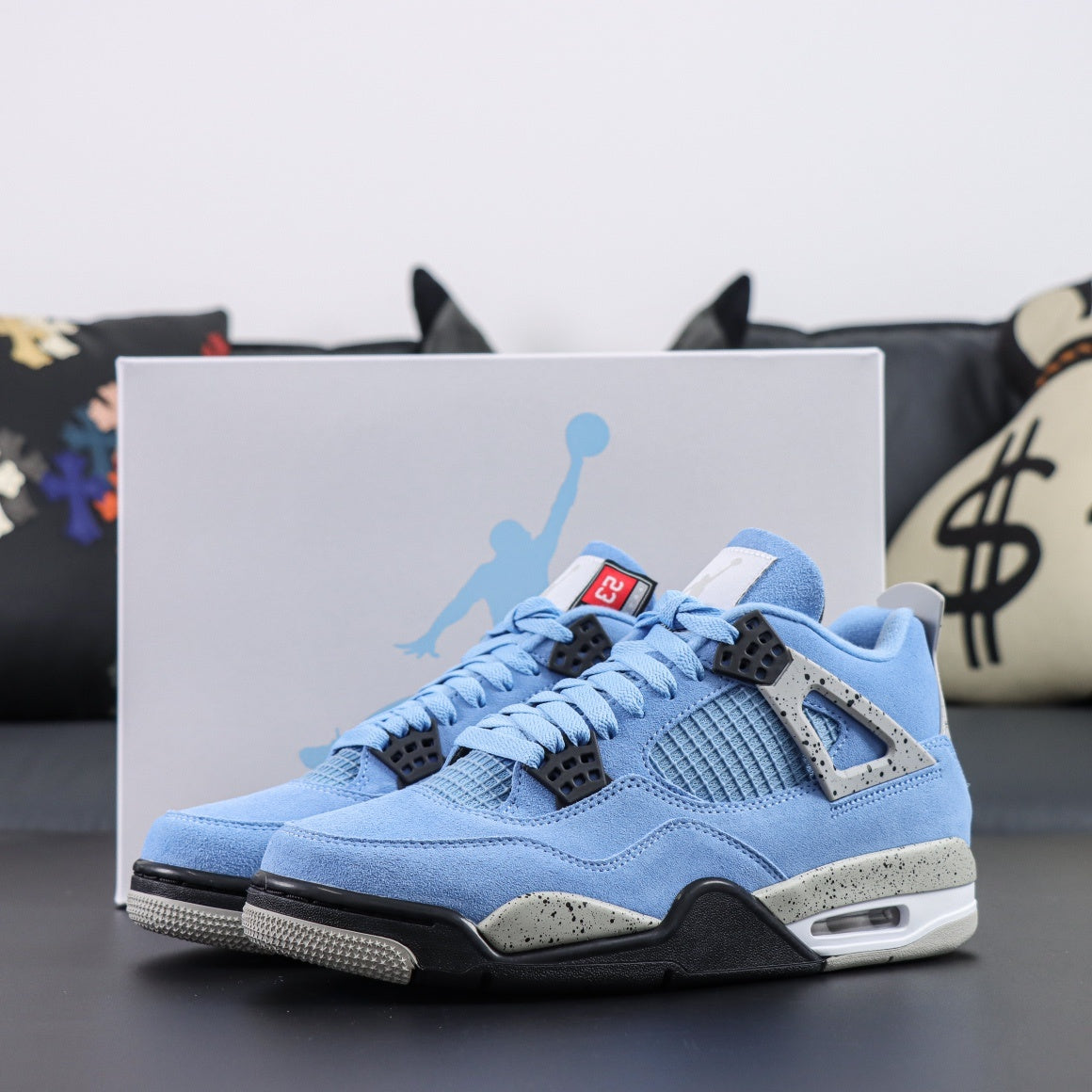 Jordan 4 Retro 'University Blue'