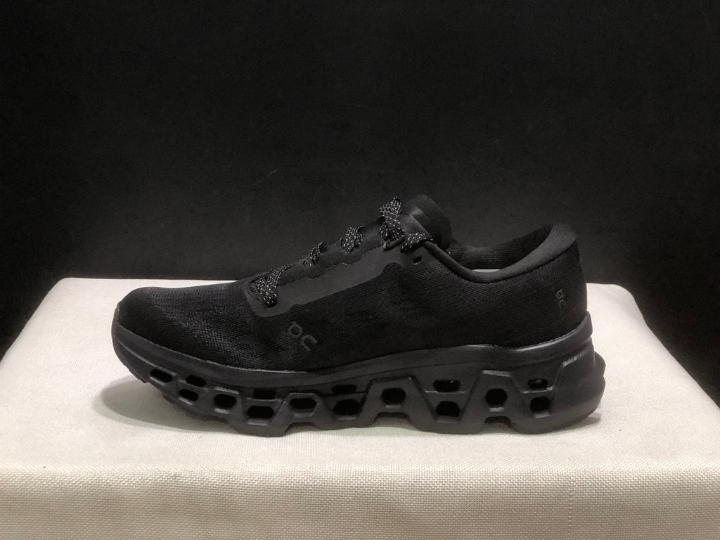 ON - Cloundmonster 3 'Black | Black'