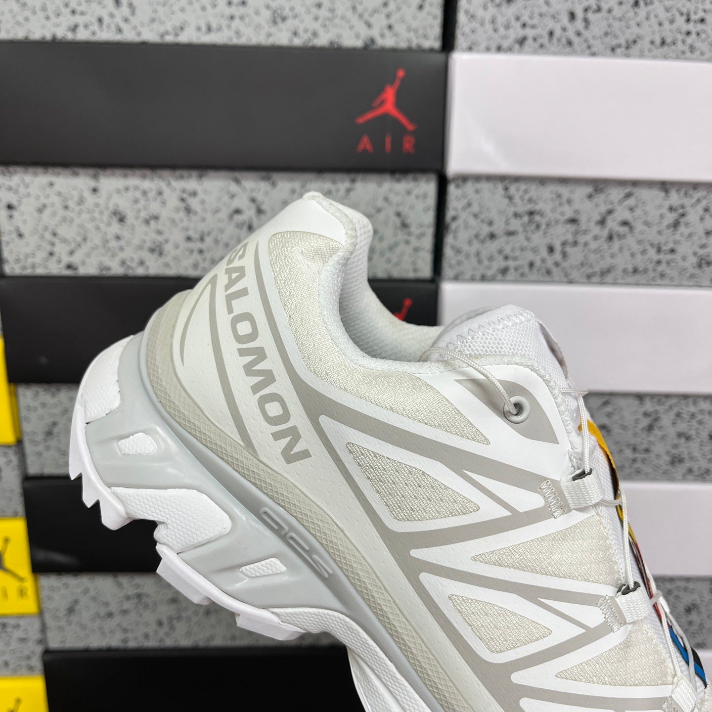 SALOMON-XT-6 'White Lunar Rock'