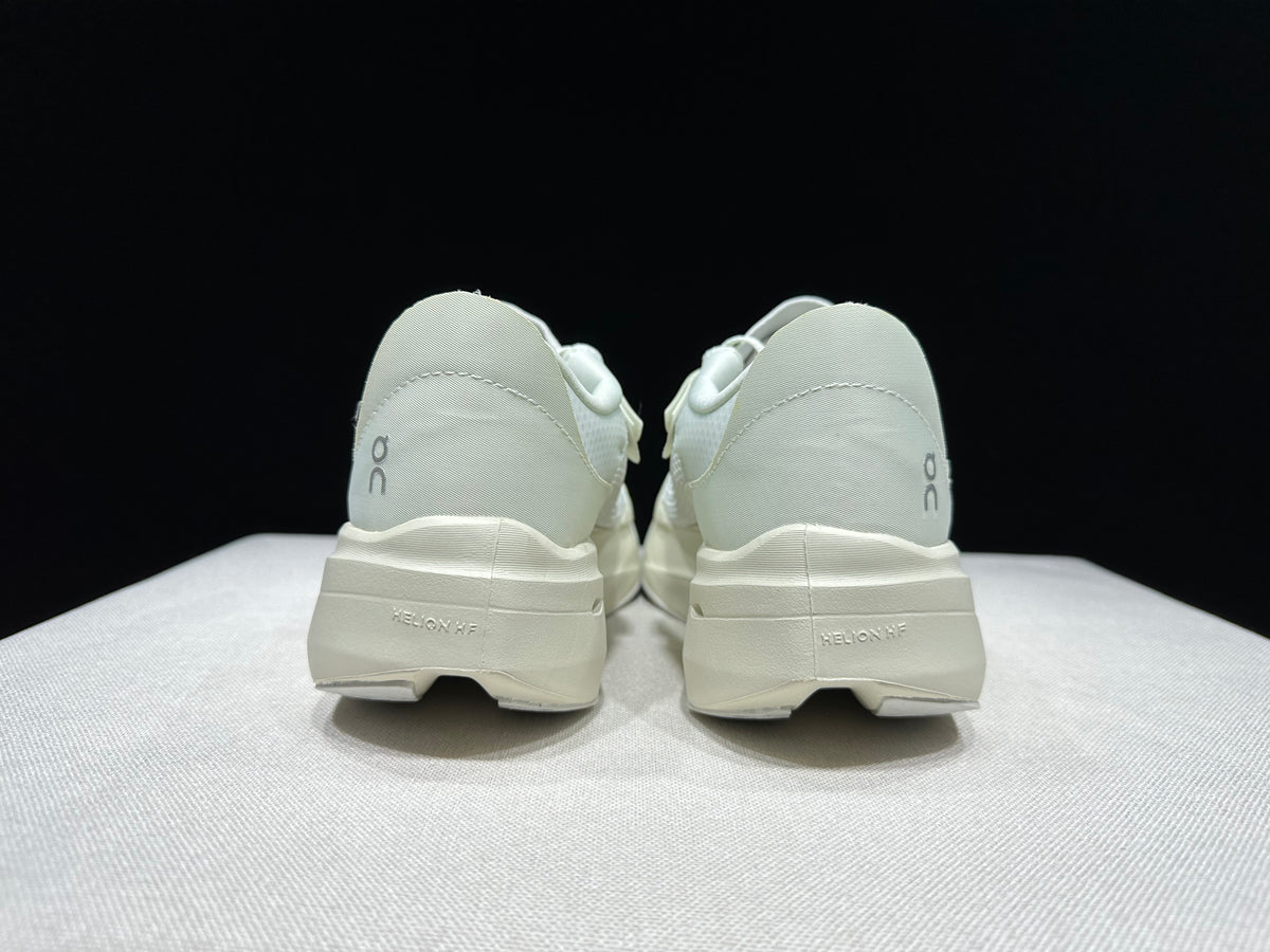 ON - CLOUDBOOM VOLT WHITE GALE