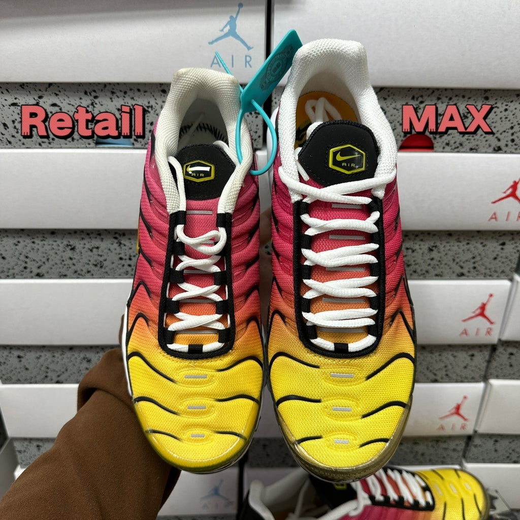 NIKE AIR MAX PLUS Yellow Pink Gradient
