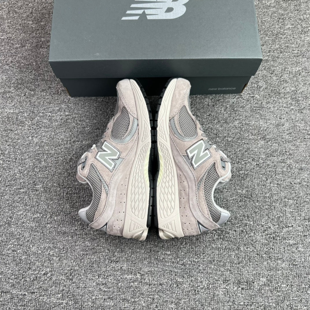 NEW BALANCE 2002R Marblehead / Light Aluminum