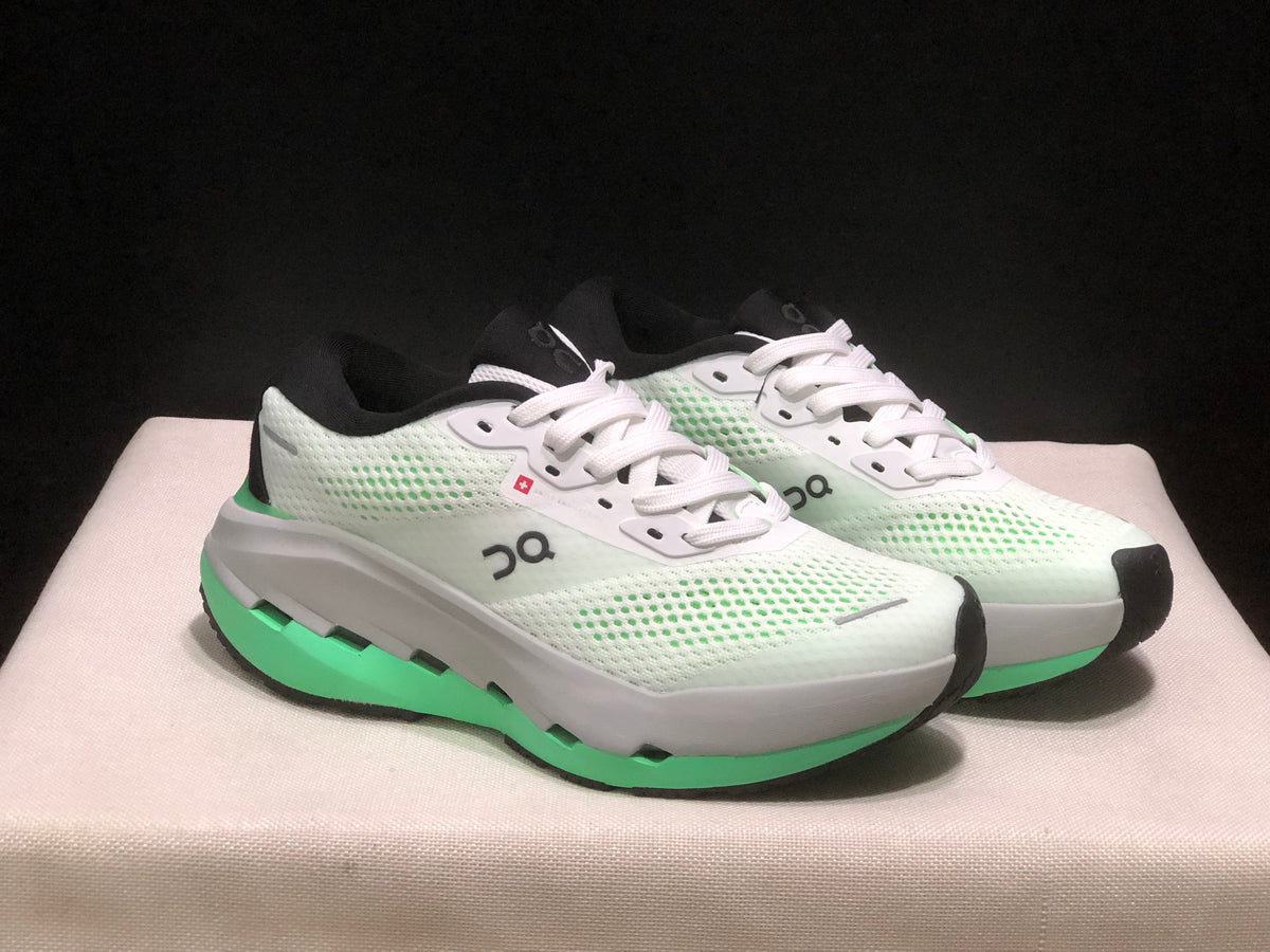 ON- Cloudrunner 3 Max White Verdite