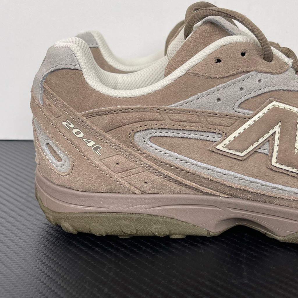 New Balance 204L Mushroom / Arid Stone